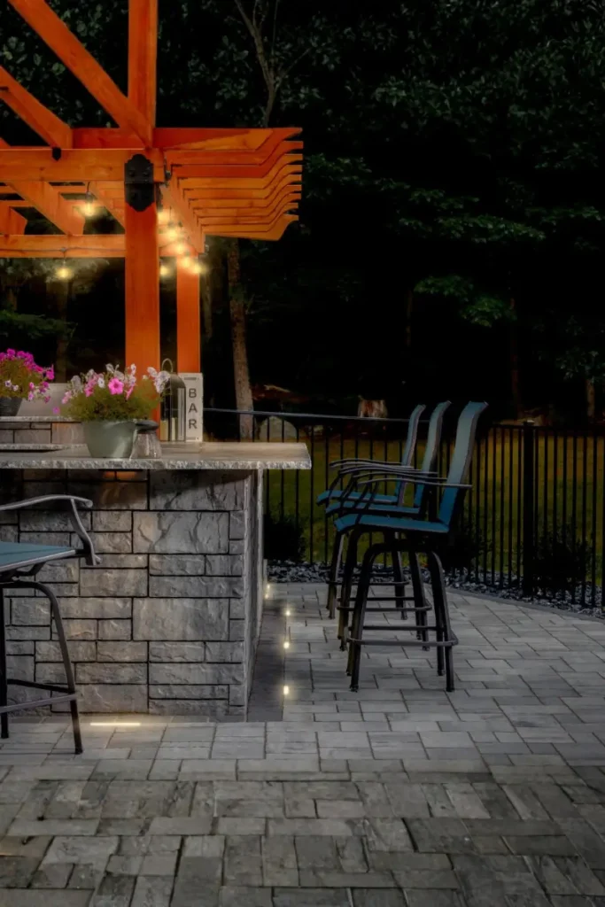 Bar and Seating Islands for Social Cooking